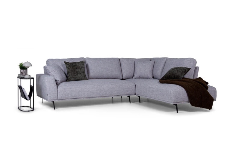 In picture: Brooklyn Open End. Fabric: Eleni 610. Leg: 122, matteblack.