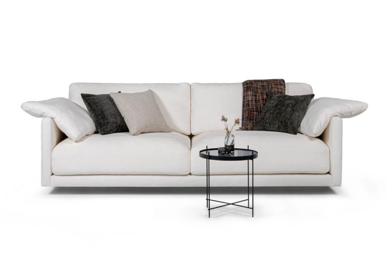 In picture: Discovery 3 LC. Fabric: Bronco 5208.