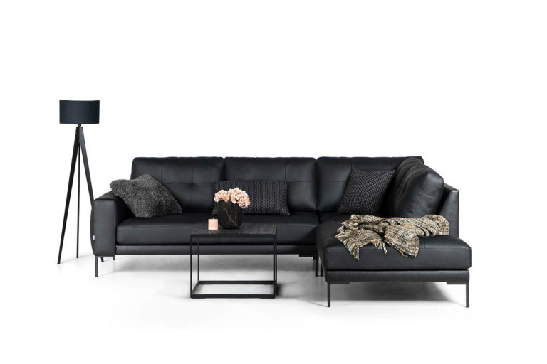 In picture: Rudolf Open End Right. Leather: Labrador 3001. Leg: 139, matte black.