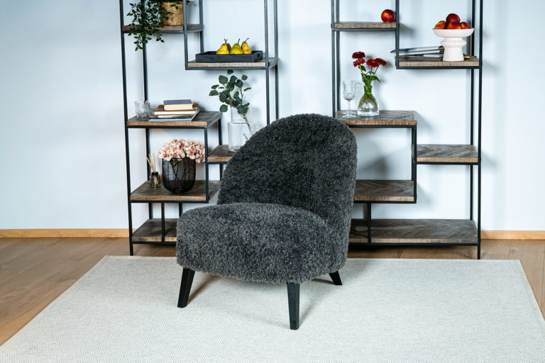 In picture: Rimini chair. Fabric: Snugs 768.