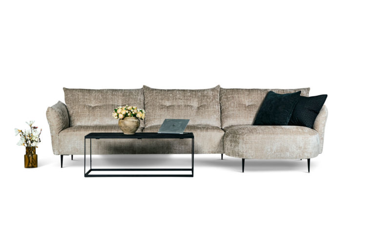 In picture: Calista 4 DIV Right. Fabric: Urban 3414. Leg: 15, matte black.