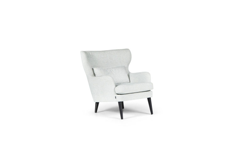 In picture: Papillon chair. Fabric: Lancelot 1552.