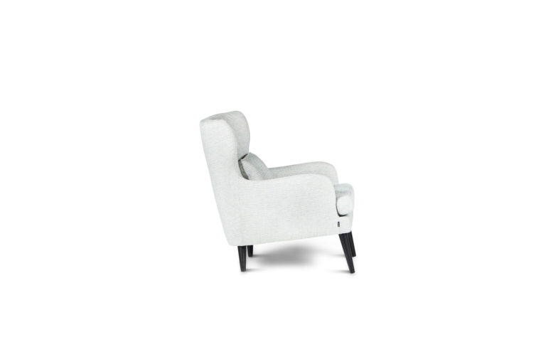 In picture: Papillon chair. Fabric: Lancelot 1552.