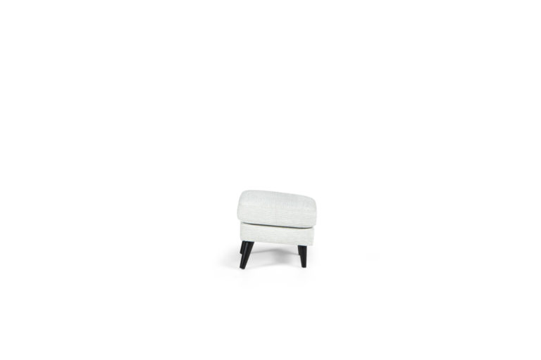 In picture: Papillon chair. Fabric: Lancelot 1552.